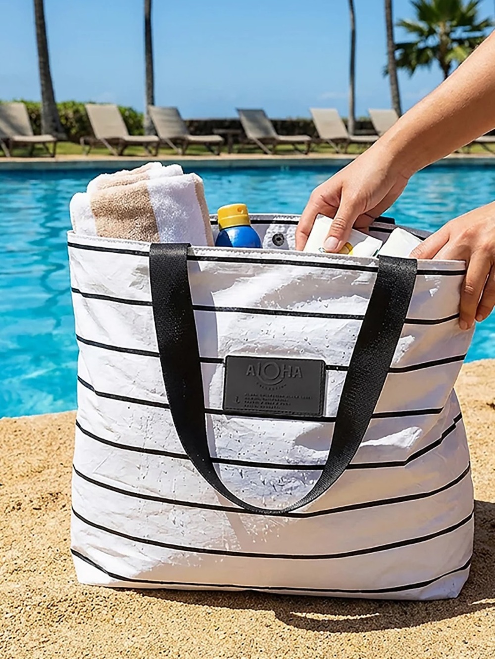 NWT ALOHA Day Tripper Tote black white pinstripe pattern